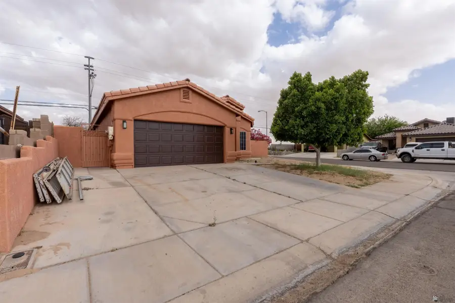 1633 N DOLORES AVE, San Luis, AZ 85336 - #2