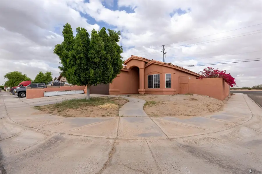 1633 N DOLORES AVE, San Luis, AZ 85336 - #3