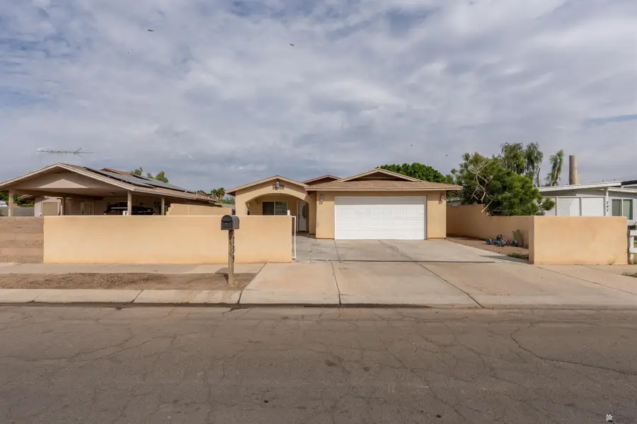 739 S 20 AVE, Yuma, AZ 85364 - #2