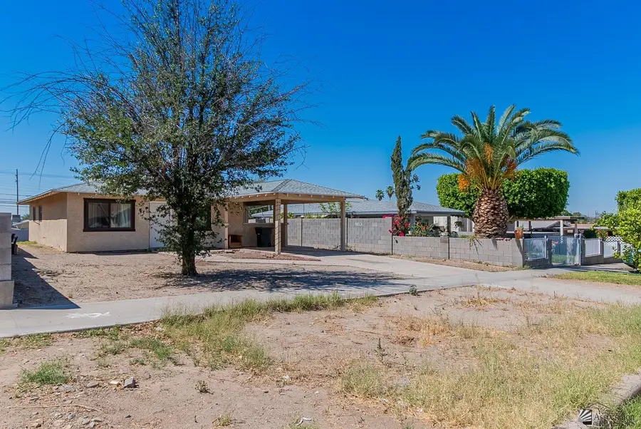 516 S 10 AVE, Yuma, AZ 85364 - #2