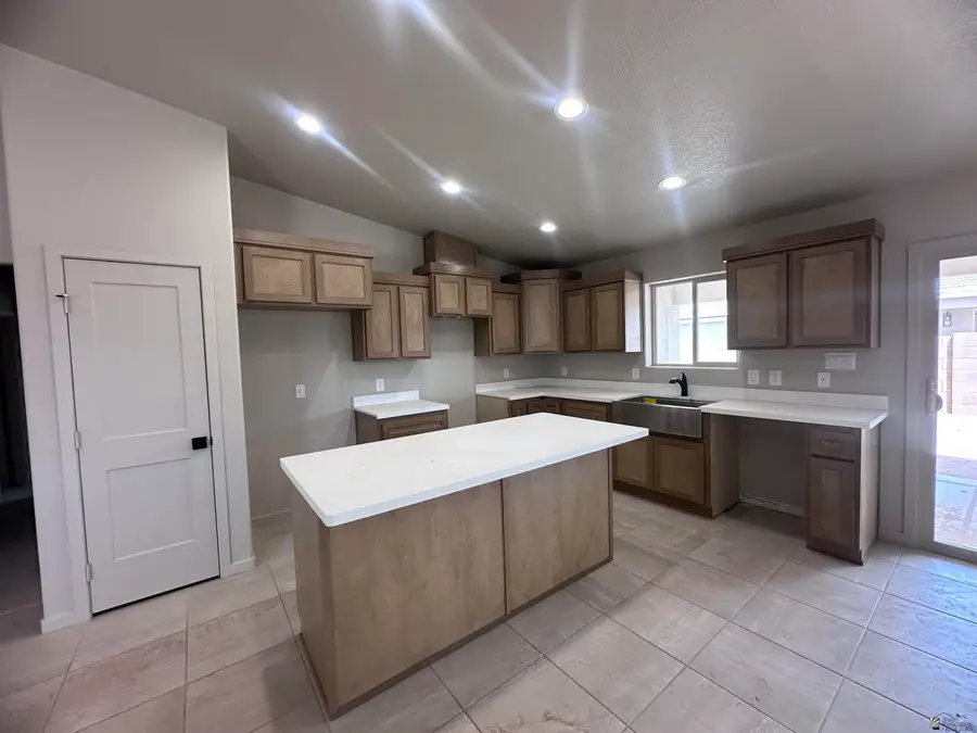 9910 E 36 PL, Yuma, AZ 85365 - #2
