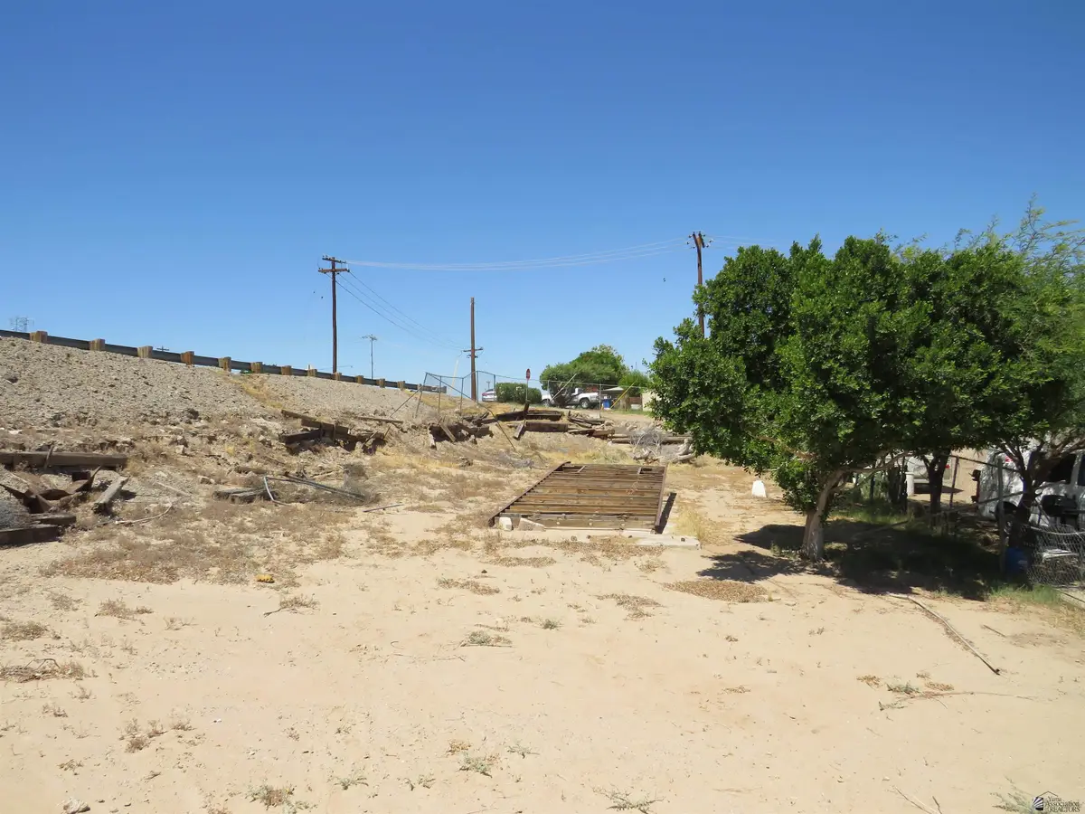 1184 S MADISON AVE, Yuma, AZ 85364 - #1