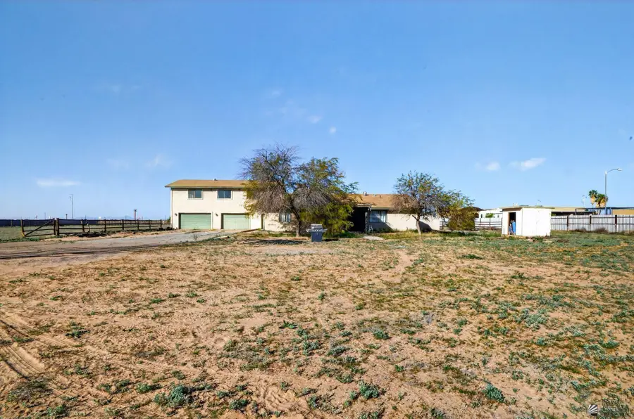 3525 E COUNTY 15 ST, Yuma, AZ 85365 - #3