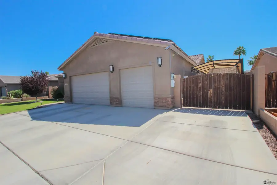 11297 S Helen DR, Yuma, AZ 85367 - #3
