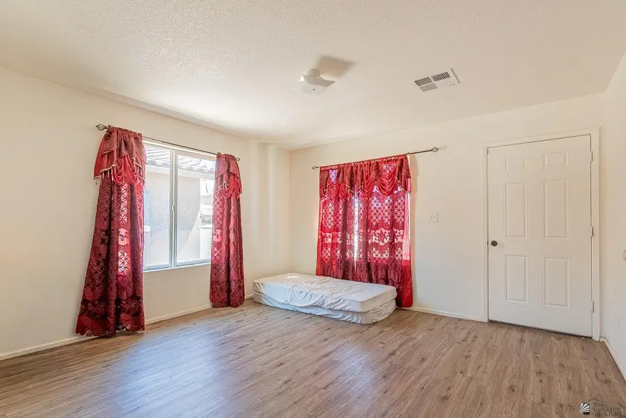 7912 E 44 LN, Yuma, AZ 85365 - #3
