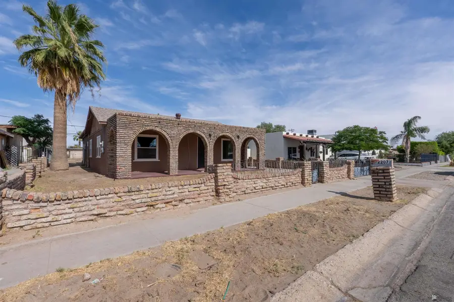 2207 S MADISON AVE, Yuma, AZ 85364 - #2