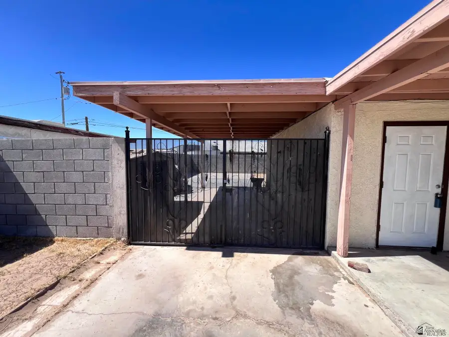 1586 E 22 ST, Yuma, AZ 85365 - #2