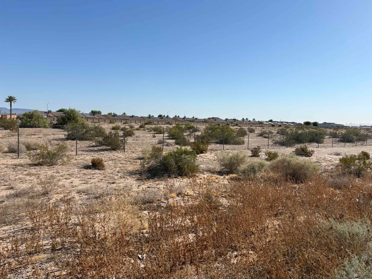 E VIEW PARKWAY, Yuma, AZ 85365 - #1