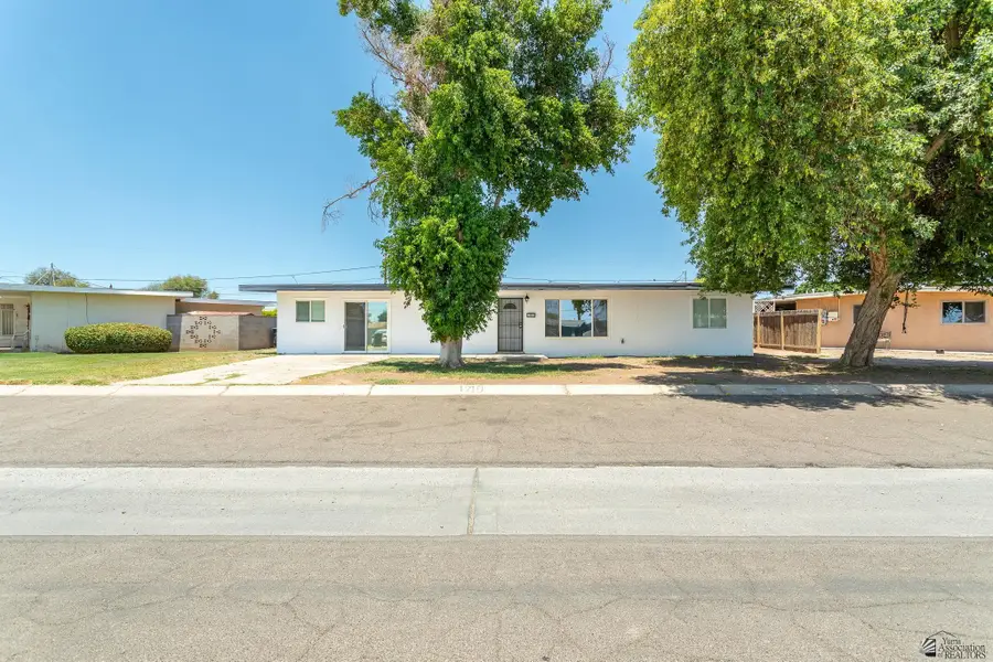 1910 W 18 ST, Yuma, AZ 85364 - #2