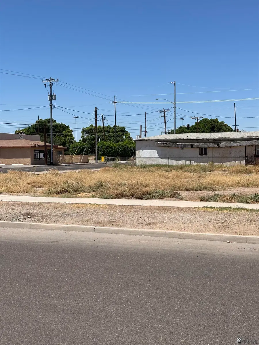 190 S 10 AVE, Yuma, AZ 85364 - #2