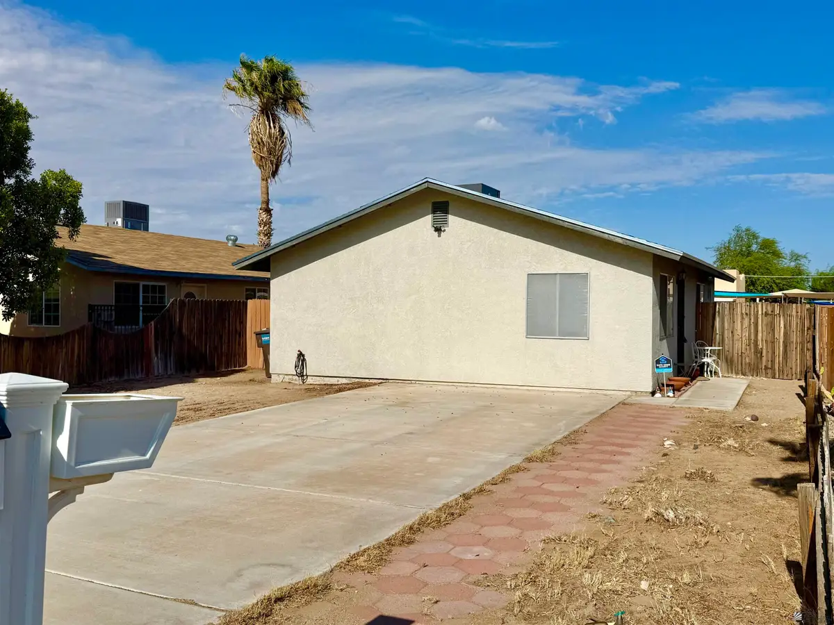 11580 S PHOENIX DR, Yuma, AZ 85367 - #1