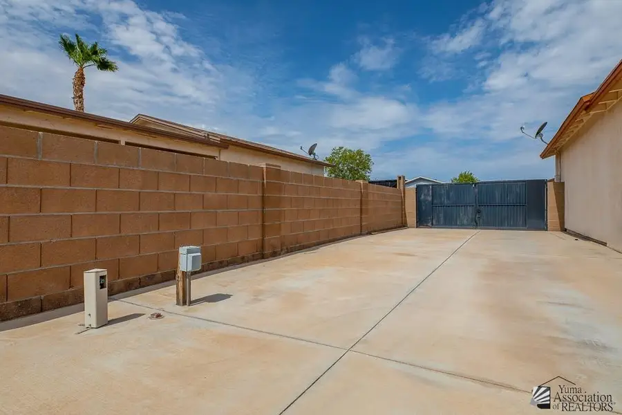 10389 S TYPHOON AVE, Yuma, AZ 85365 - #2