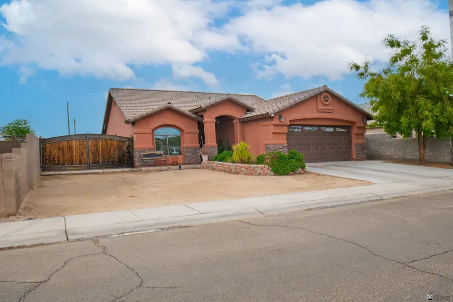 540 N GONZALEZ DR, San Luis, AZ 85336 - #2