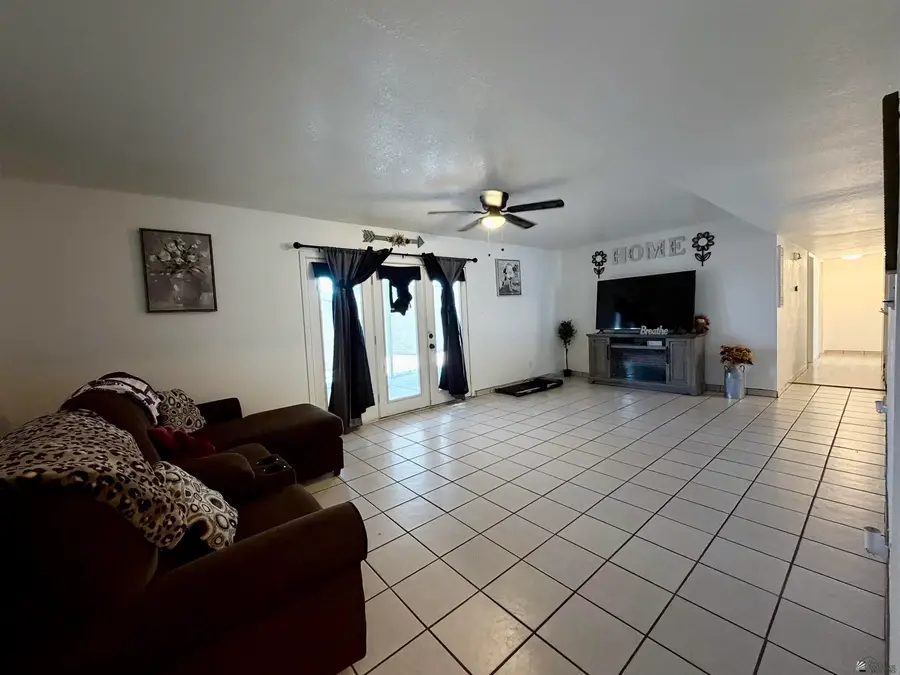 1806 S Meadowbrook, Yuma, AZ 85364 - #2