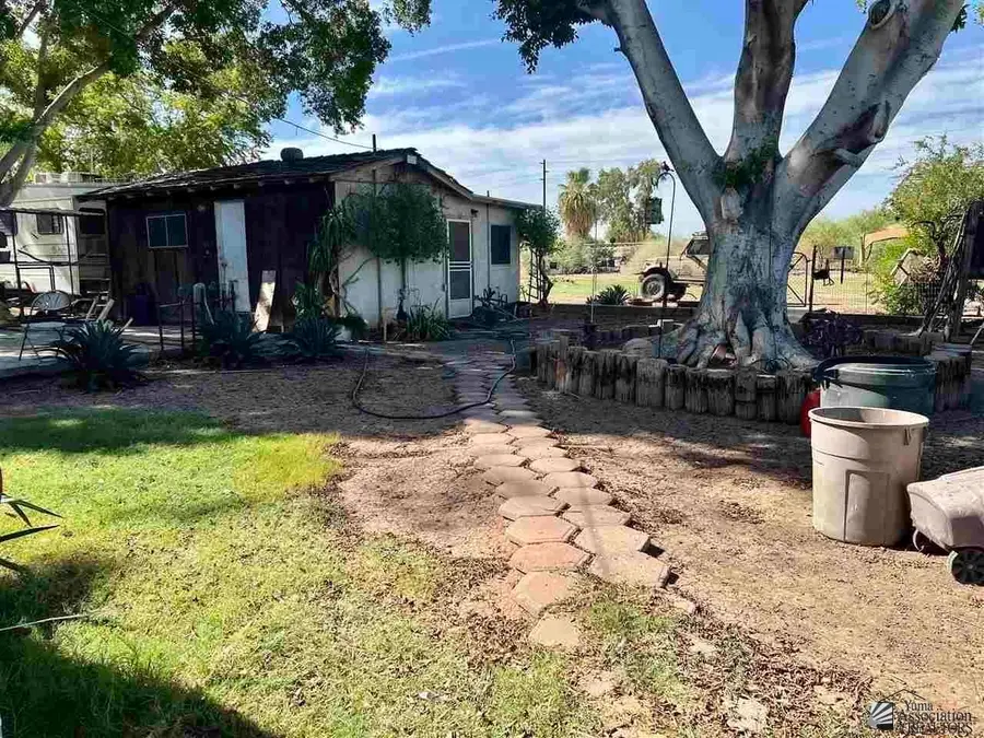 1624 W Colorado St, Yuma, AZ 85364 - #2