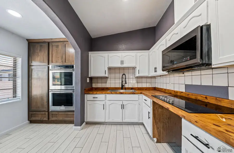 1374 Rio Secco St, San Luis, AZ 85336 - #2