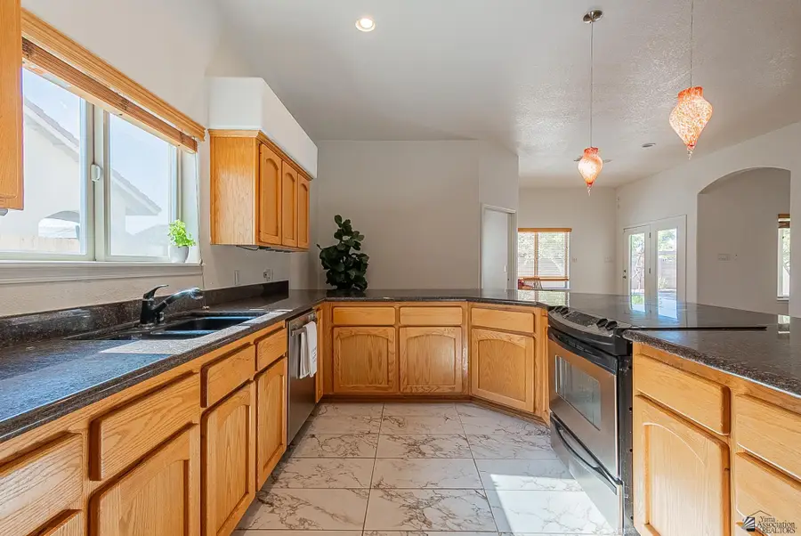 10796 E 39 St, Yuma, AZ 85365 - #3