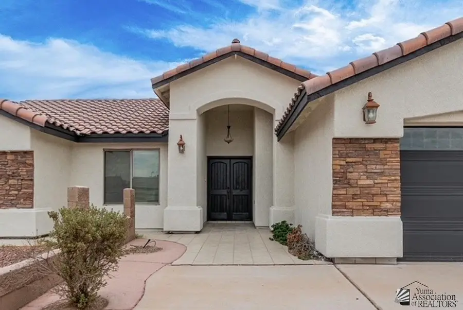 383 N Bernal Dr, San Luis, AZ 85336 - #3