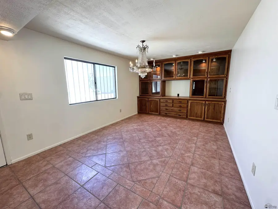 3040 S Torrey Pines Cir, Yuma, AZ 85365 - #2