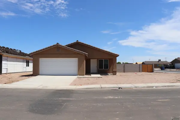 1446 S San Joaquin, Somerton, AZ 85350
