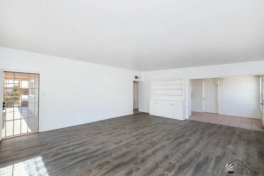 1325 S 11 Ave, Yuma, AZ 85364 - #3