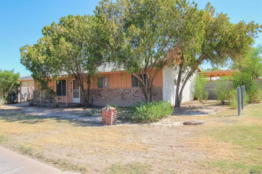 1003 E Hacienda Dr, Yuma, AZ 85365 - #2