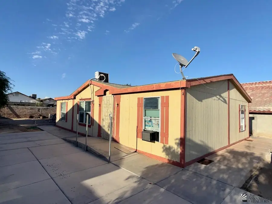 1392 E B St, San Luis, AZ 85336 - #2