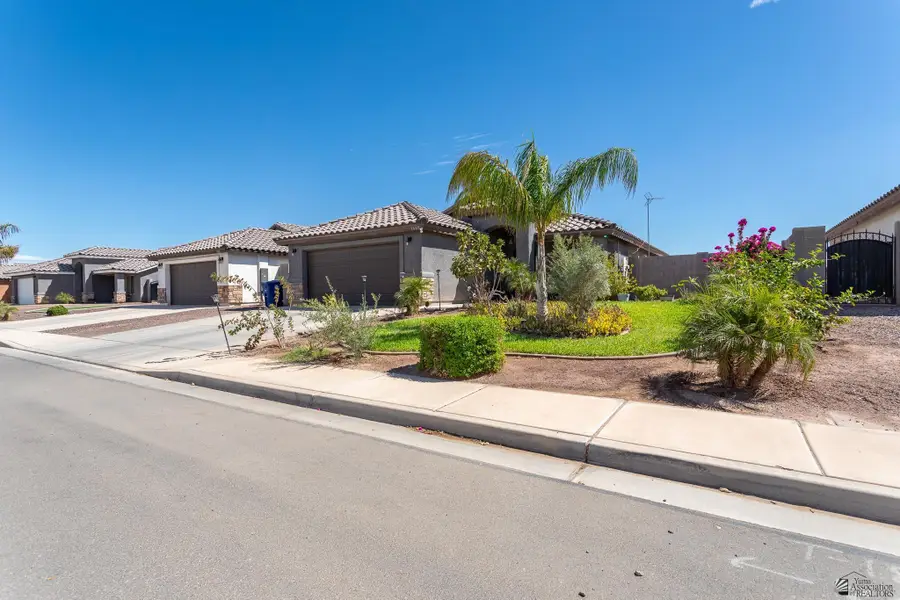 1468 S Cholla Ave, Somerton, AZ 85350 - #3