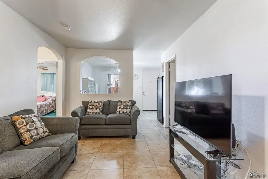 541 N Montano Dr, San Luis, AZ 85336 - #3