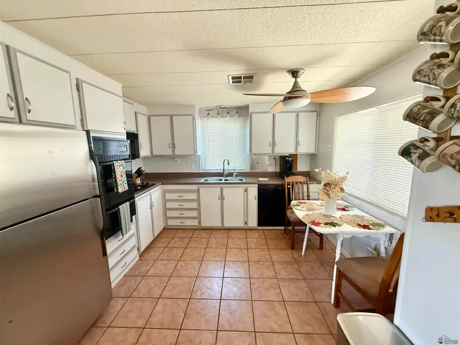 3434 S Castle Dr, Yuma, AZ 85365 - #2