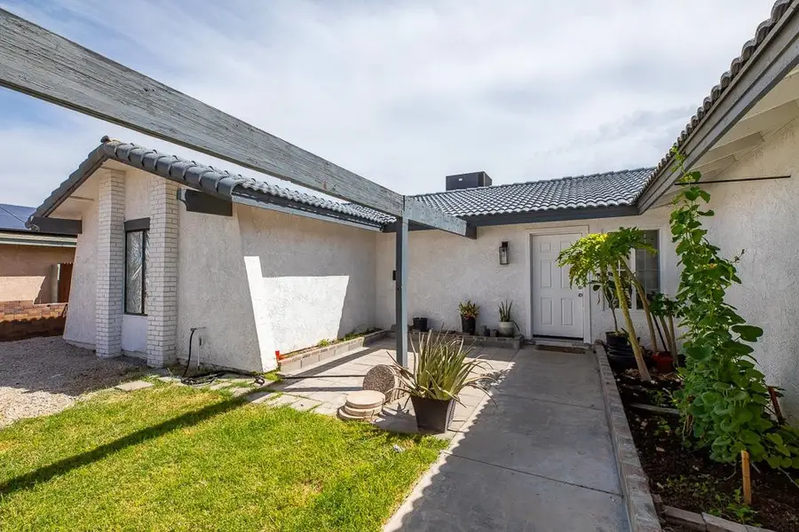 1721 S Athens Avenue, Yuma, AZ 85364 - #2