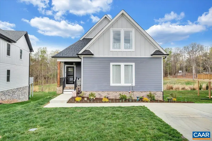 111 Retreat Ln, Huddleston, VA 24104 - Image #2