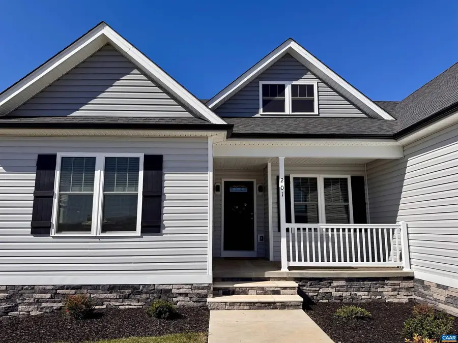 201 Spring Run Ln, Waynesboro, VA 22980 - Image #3