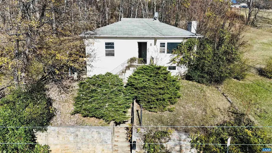 1323 Jackson St, Staunton, VA 24401 - Image #2