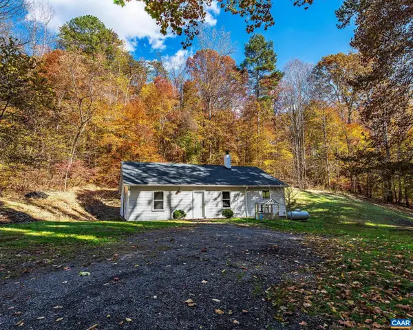 3189 James River Rd, HOWARDSVILLE, VA 24562