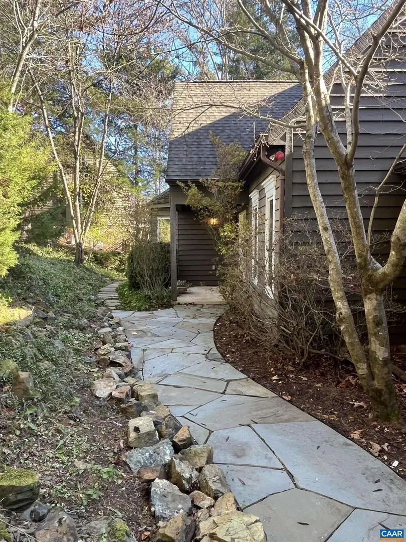 1381 Gristmill Dr, Charlottesville, VA 22902 - Image #2