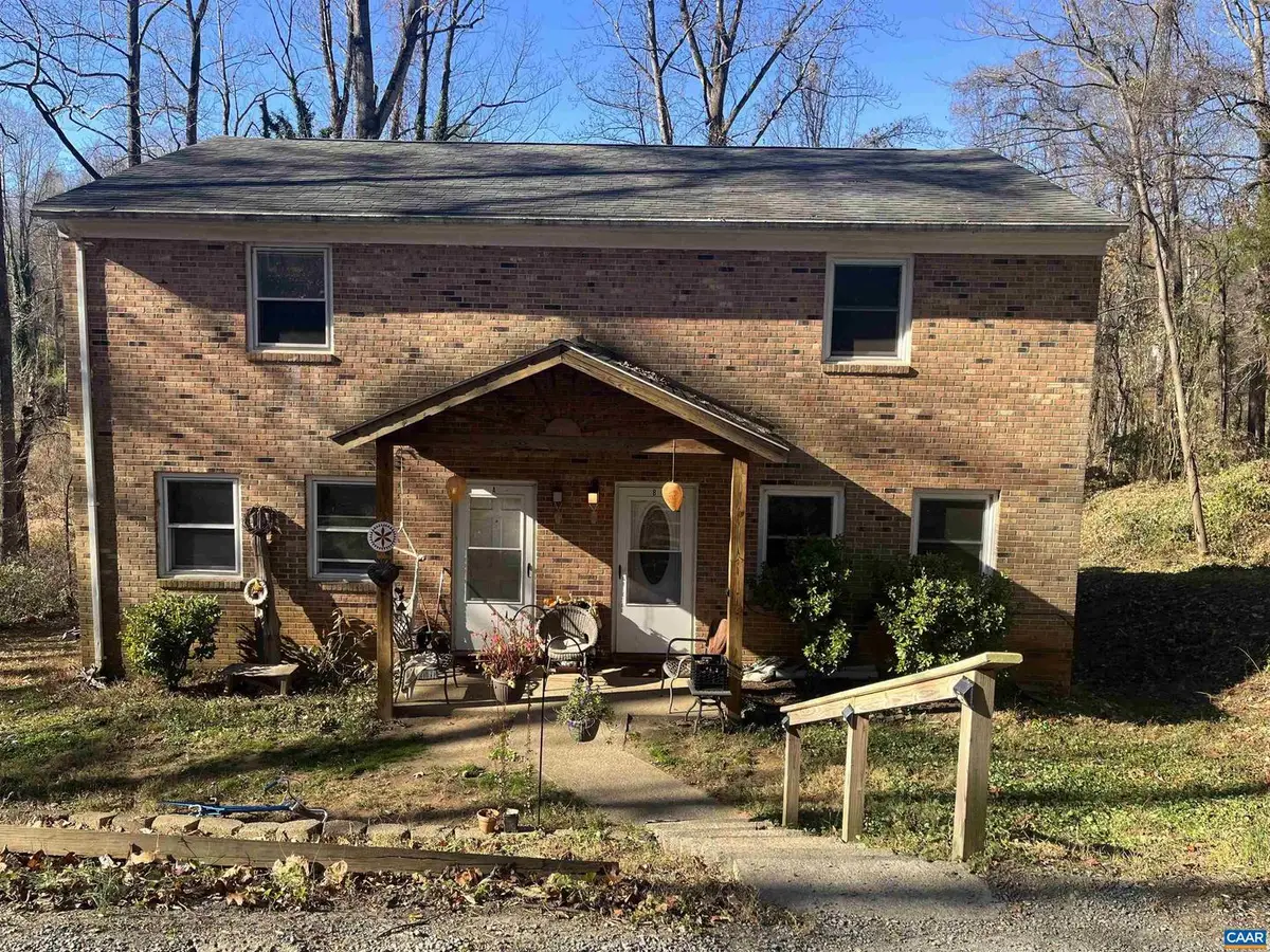 158 Buckingham Cir #a&b, Charlottesville, VA 22903 - Image #1