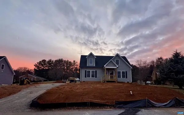 202 Robin Hood Rd, STAUNTON, VA 24401