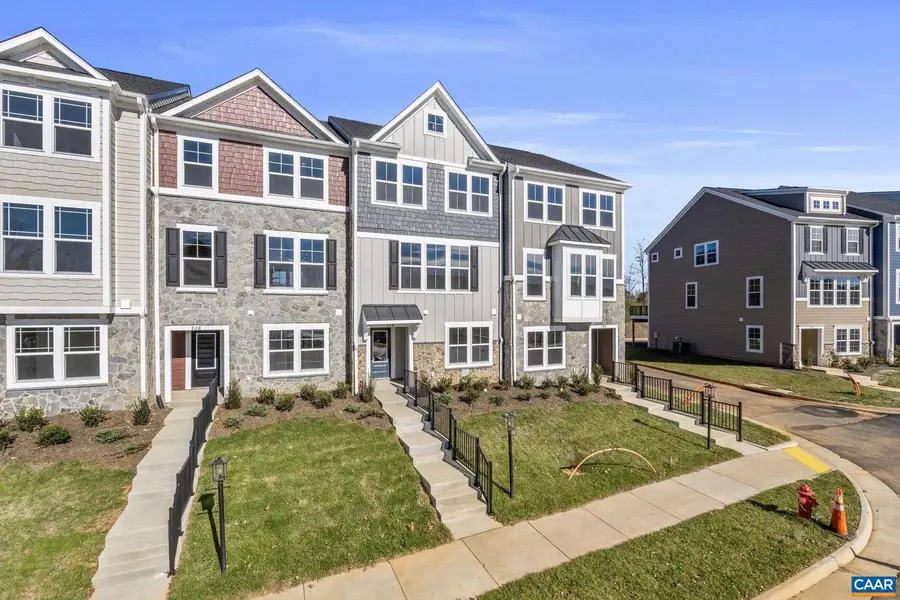 738 Park Ridge Dr, Crozet, VA 22932 - Image #3