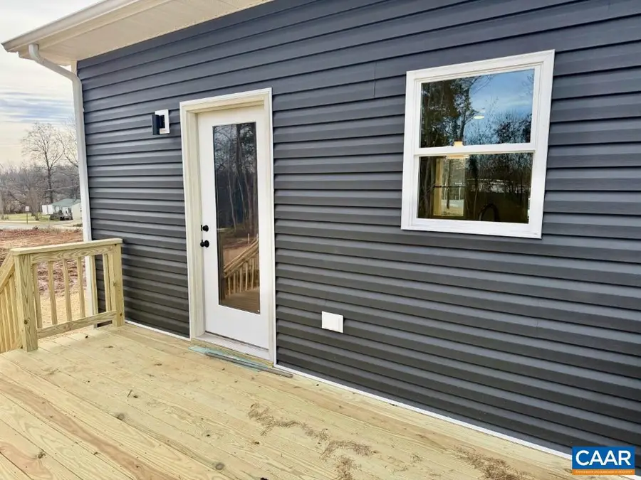 615 Oakleigh Ave, Appomattox, VA 24522 - #3