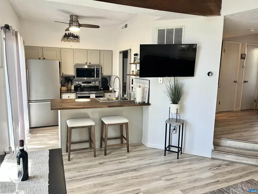 476 Three Ridges Condos, Roseland, VA 22967 - Image #3