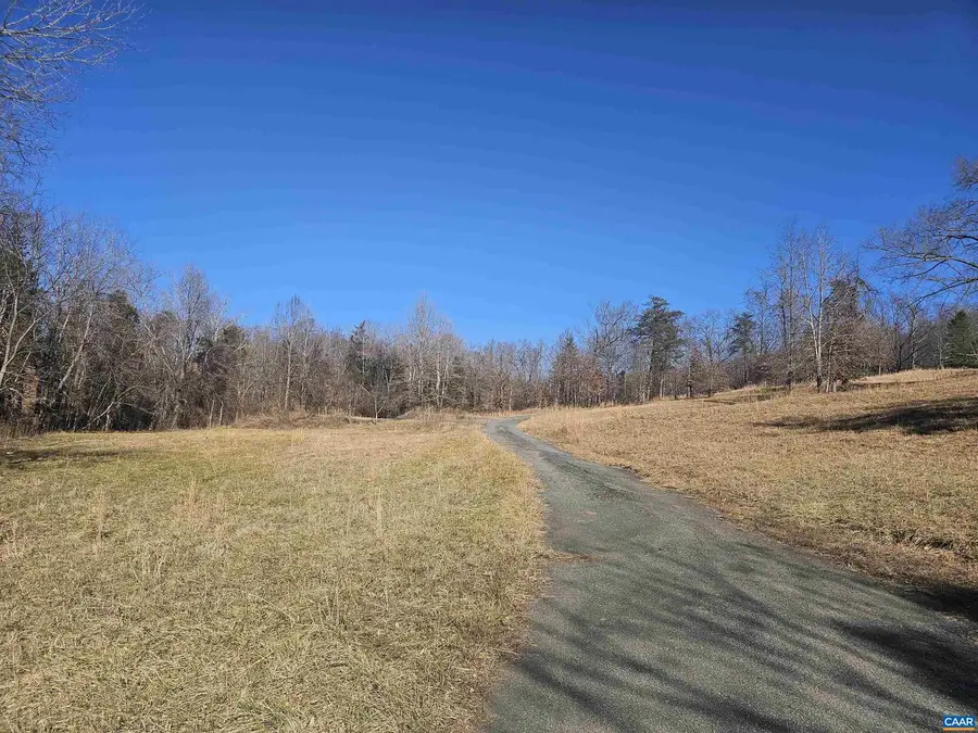 7 Ac Castle Rock Rd, Afton, VA 22920 - #3