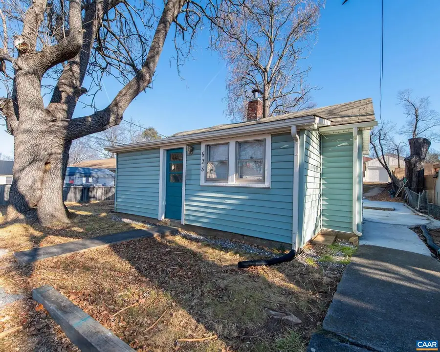 628 N Augusta Ave, Waynesboro, VA 22980 - #3