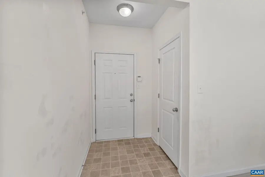 750 Walker Sq #3b, Charlottesville, VA 22903 - Image #2