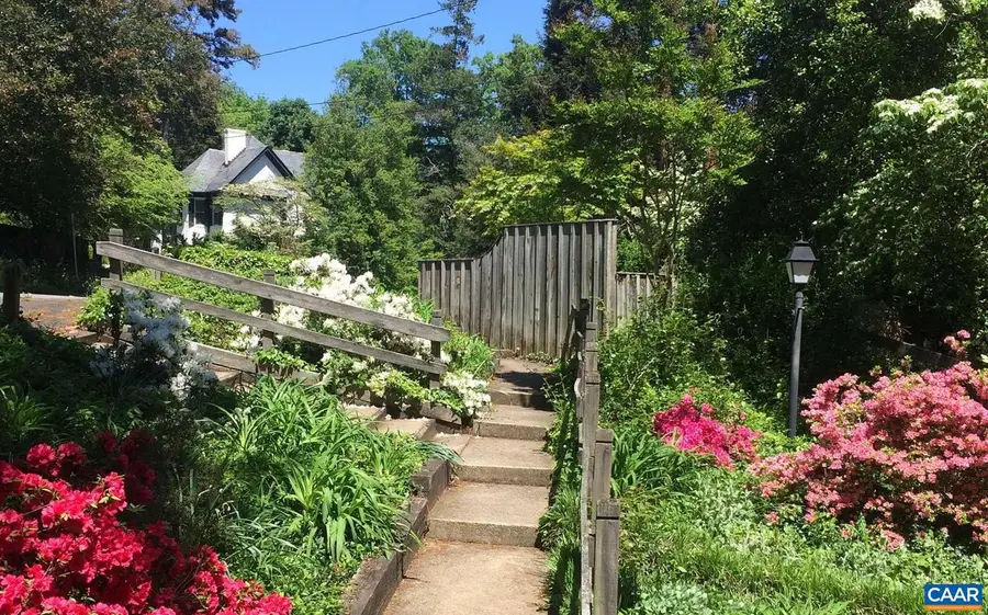 810 Tunlaw Pl, Charlottesville, VA 22903 - Image #2
