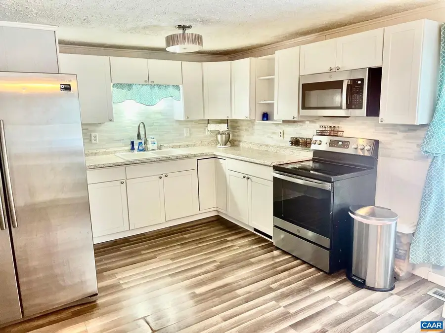 215 Heights Hill Rd, Barboursville, VA 22923 - #2