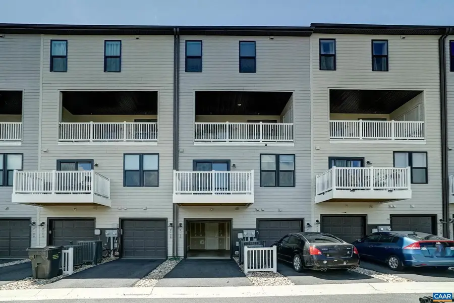 915 Salamander St #a, Charlottesville, VA 22911 - #3