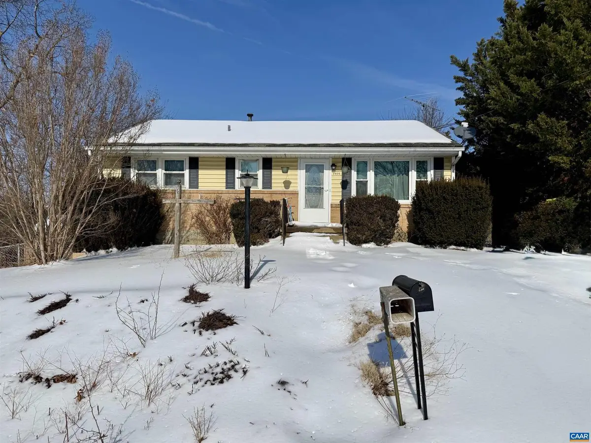 2405 Bare St, Staunton, VA 24401 - #1