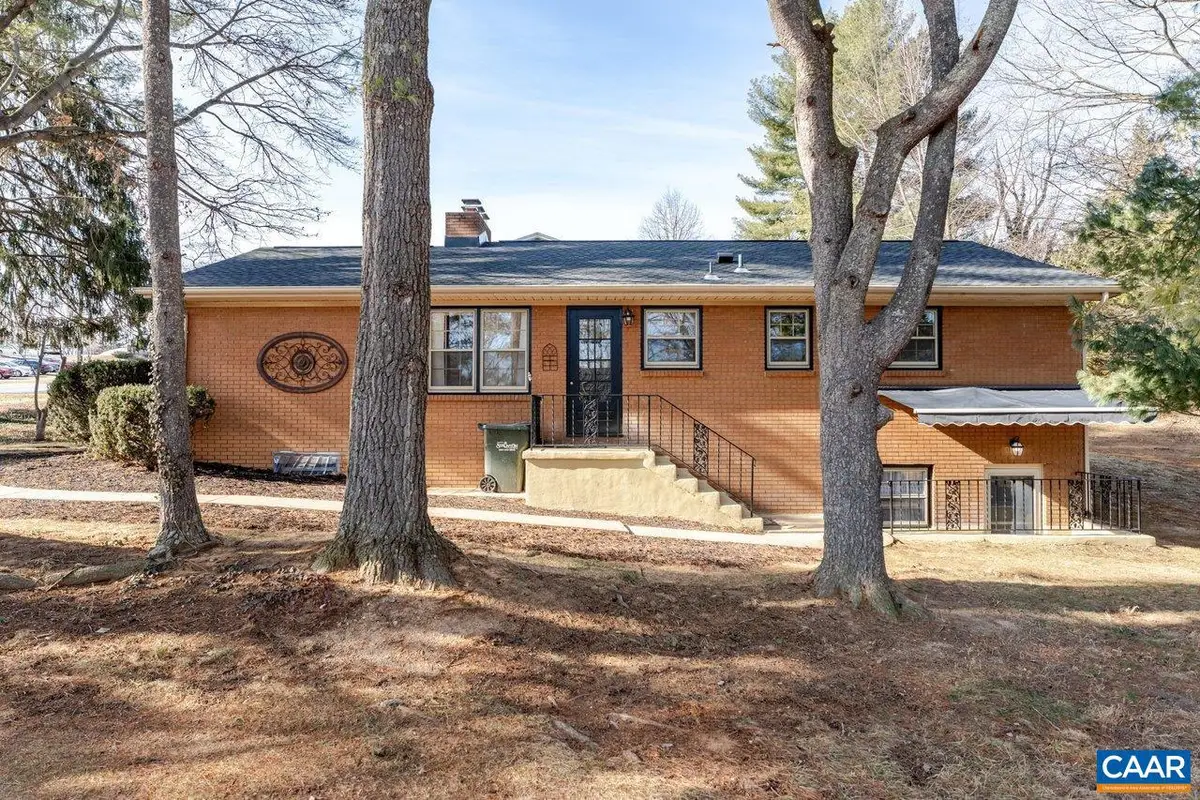 1408 N Coalter St, Staunton, VA 24401 - #1