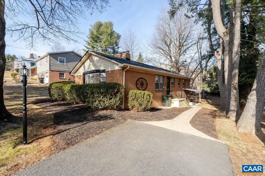 1408 N Coalter St, Staunton, VA 24401 - #2